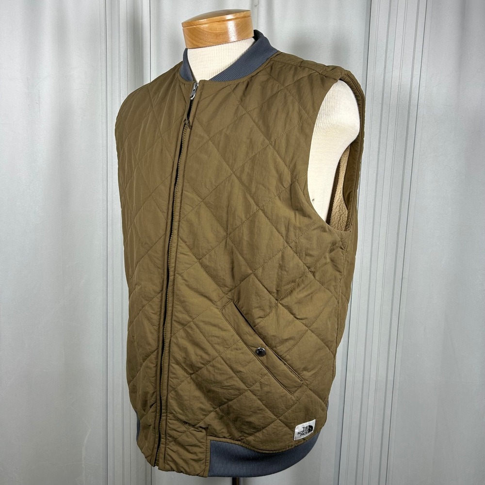 Mens The North Face Sherpa Lined Quilted Vest Olive Green, Size LG